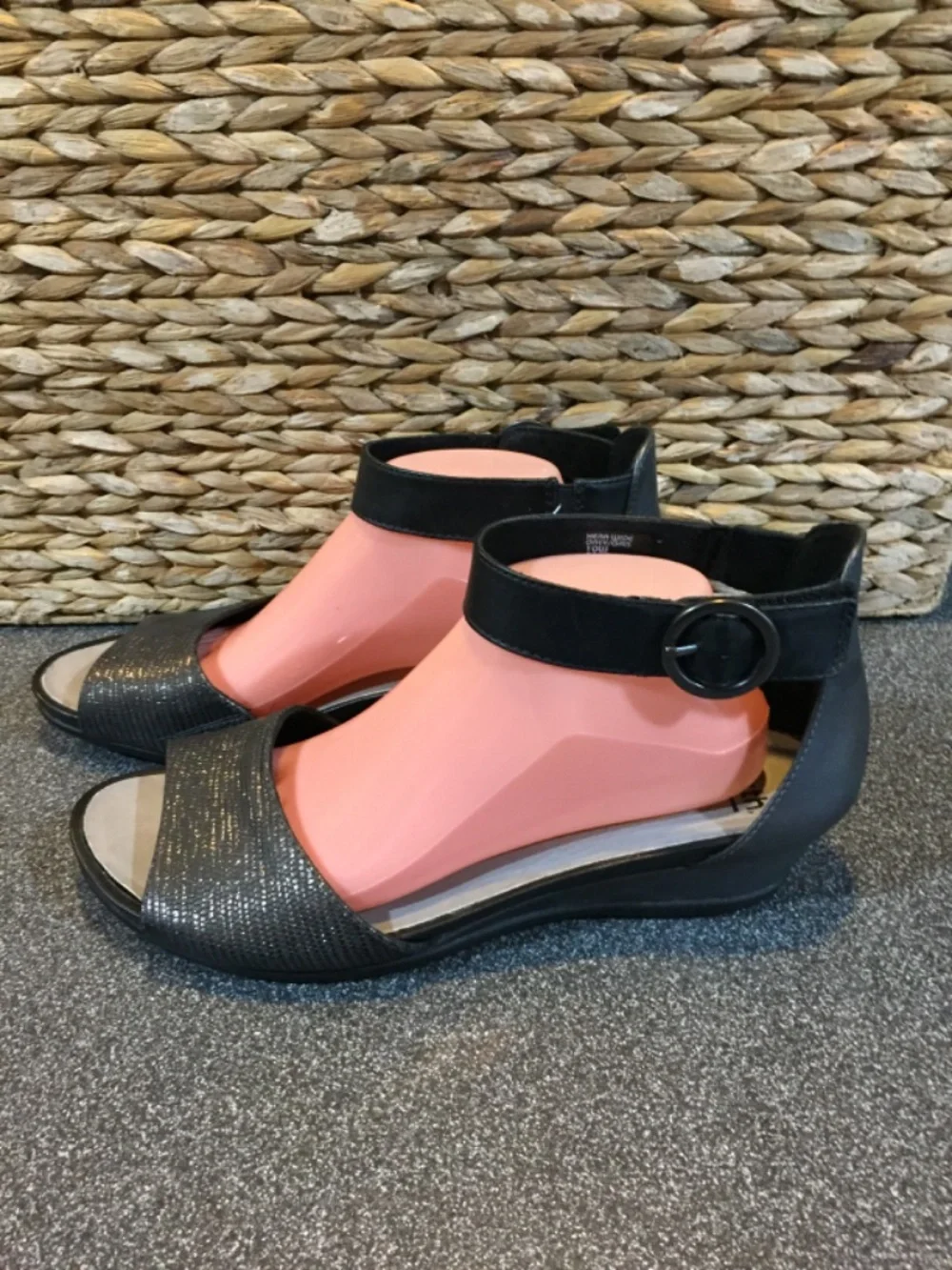 Earth Black Textured Open-Toe Ankle Strap Sandals